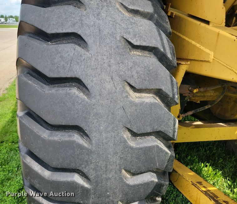 image for item DW2274 1984 Caterpillar 627B conventional scraper 