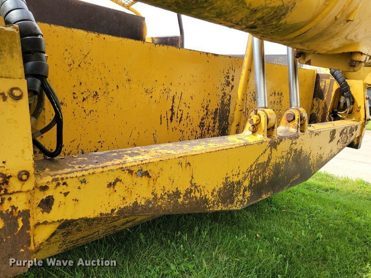 image for item DW2275 1976 Caterpillar 627B conventional scraper 