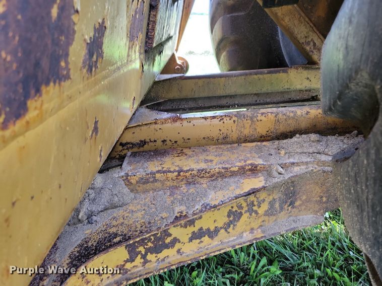 image for item DW2275 1976 Caterpillar 627B conventional scraper 