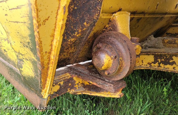 image for item DW2275 1976 Caterpillar 627B conventional scraper 