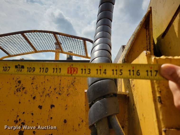 image for item DW2275 1976 Caterpillar 627B conventional scraper 