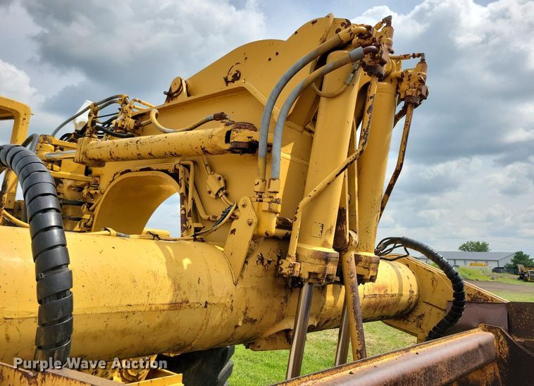 image for item DW2275 1976 Caterpillar 627B conventional scraper 