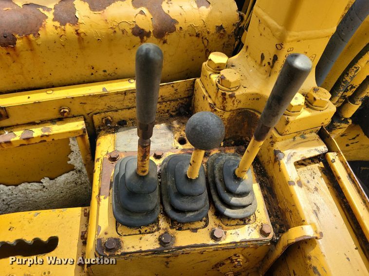 image for item DW2275 1976 Caterpillar 627B conventional scraper 