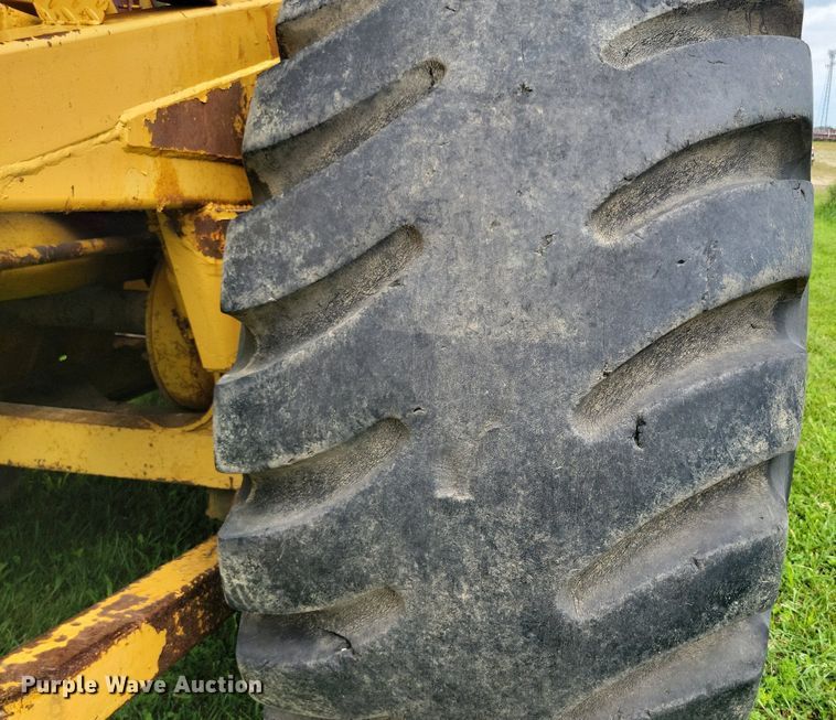 image for item DW2275 1976 Caterpillar 627B conventional scraper 