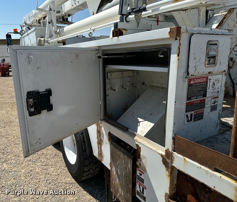 image for item DX1029 2015 Freightliner Business Class M2 bucket truck