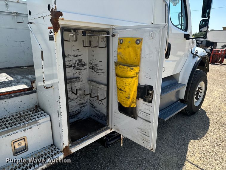 image for item DX1029 2015 Freightliner Business Class M2 bucket truck