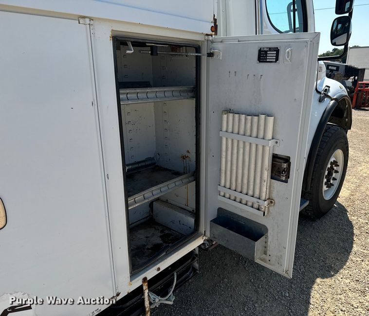 image for item DX1029 2015 Freightliner Business Class M2 bucket truck