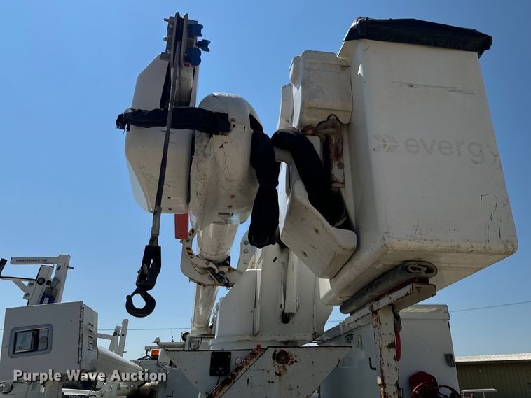 image for item DX1029 2015 Freightliner Business Class M2 bucket truck