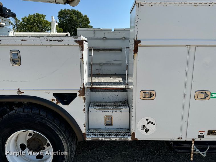 image for item DX1029 2015 Freightliner Business Class M2 bucket truck