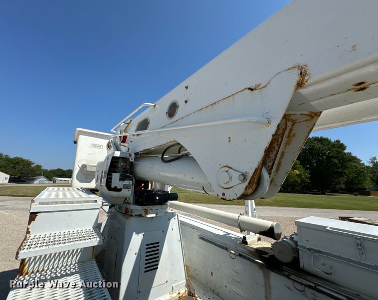 image for item DX1029 2015 Freightliner Business Class M2 bucket truck