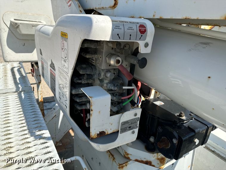 image for item DX1029 2015 Freightliner Business Class M2 bucket truck