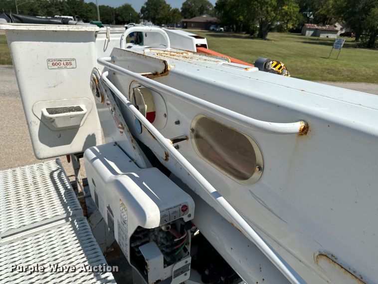 image for item DX1029 2015 Freightliner Business Class M2 bucket truck