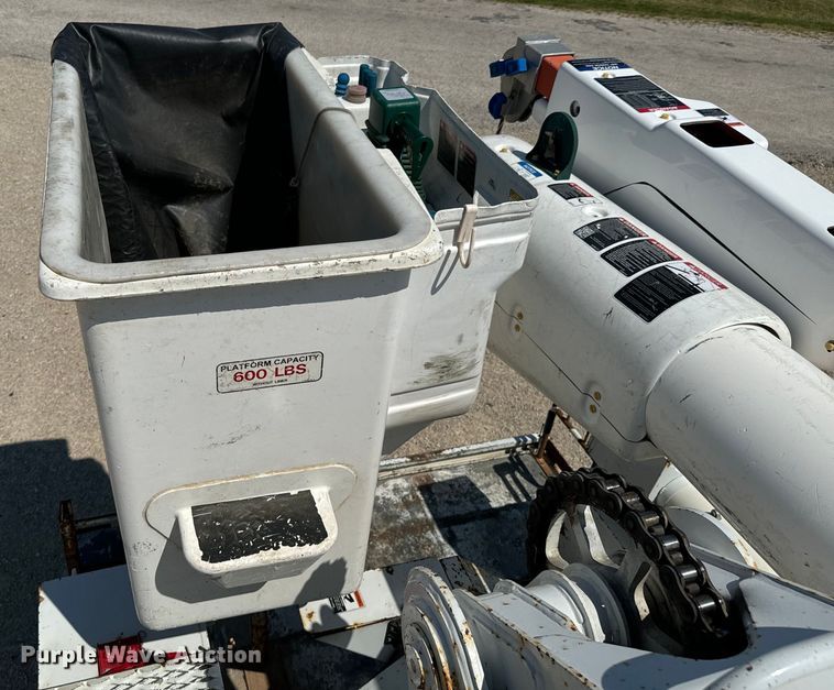 image for item DX1029 2015 Freightliner Business Class M2 bucket truck