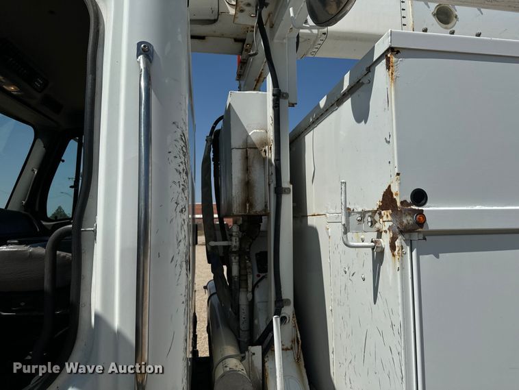 image for item DX1029 2015 Freightliner Business Class M2 bucket truck