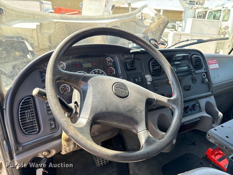 image for item DX1029 2015 Freightliner Business Class M2 bucket truck