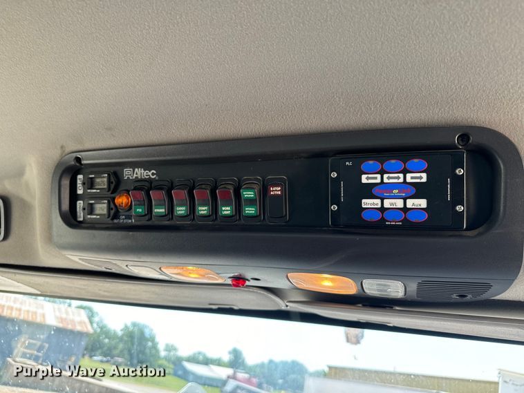 image for item DX1029 2015 Freightliner Business Class M2 bucket truck