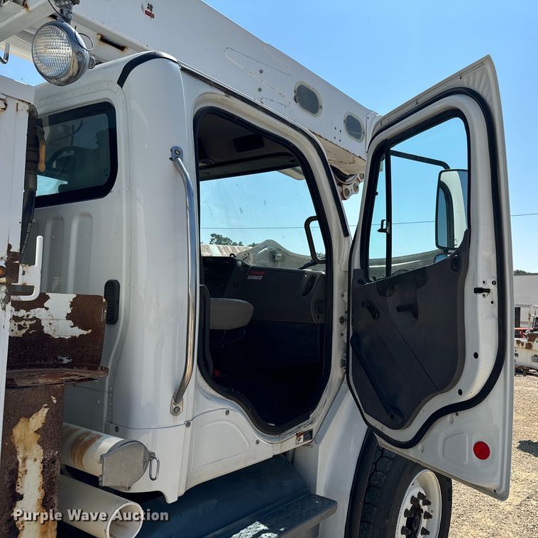 image for item DX1029 2015 Freightliner Business Class M2 bucket truck