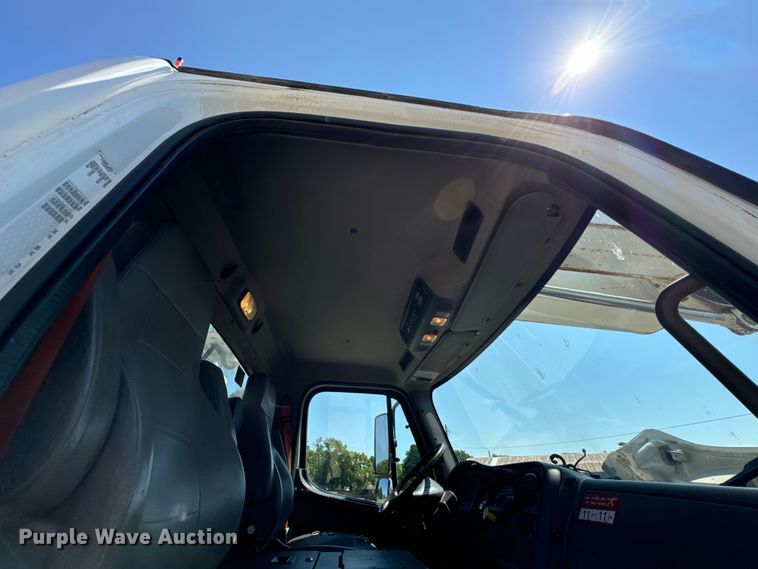 image for item DX1029 2015 Freightliner Business Class M2 bucket truck