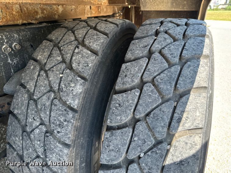 image for item DX1029 2015 Freightliner Business Class M2 bucket truck