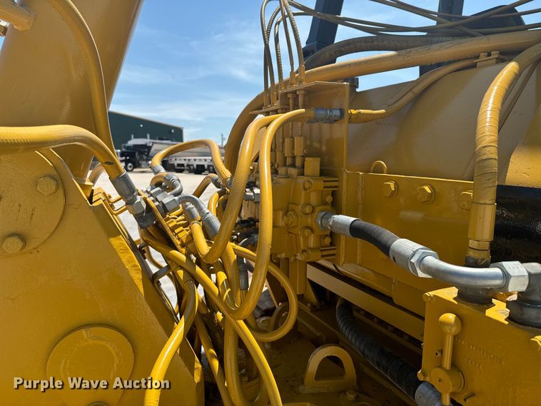 image for item DX1037 1987 Komatsu D68E cable plow