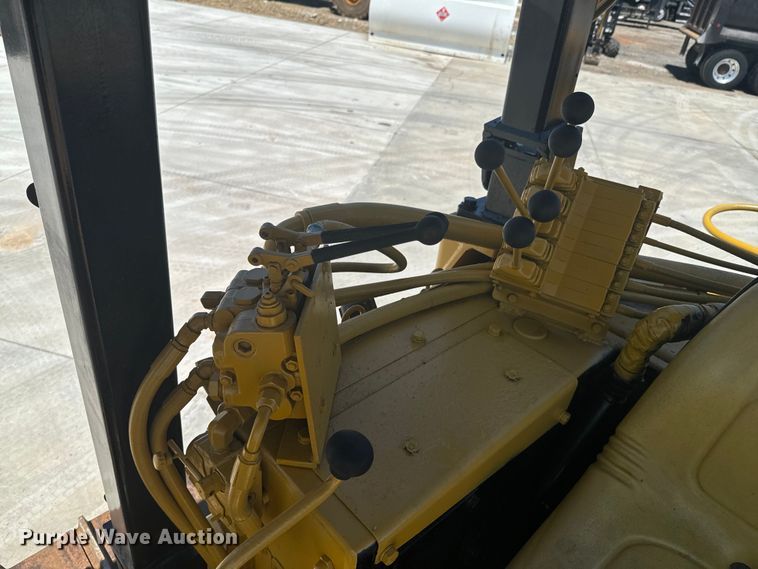 image for item DX1037 1987 Komatsu D68E cable plow