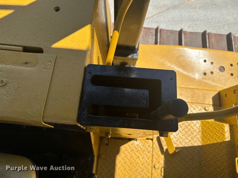 image for item DX1037 1987 Komatsu D68E cable plow