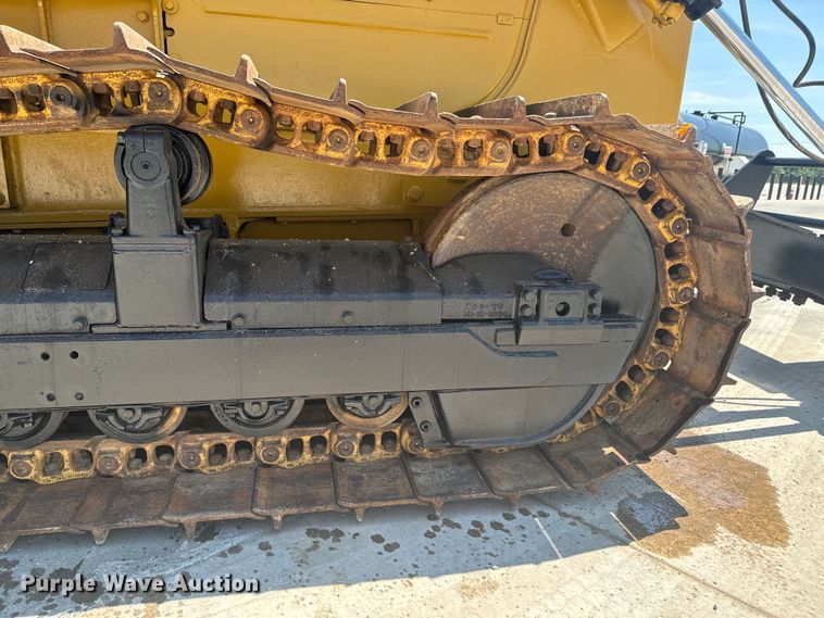 image for item DX1037 1987 Komatsu D68E cable plow