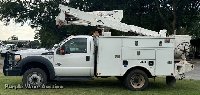 image for item DX1073 2012 Ford F550 Super Duty XL bucket truck