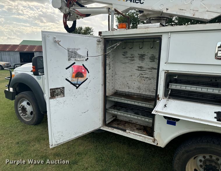 image for item DX1073 2012 Ford F550 Super Duty XL bucket truck