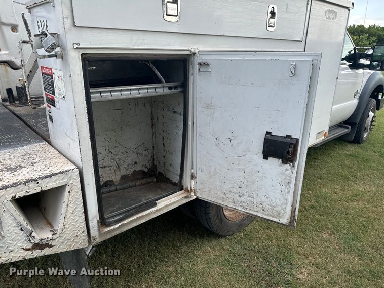 image for item DX1073 2012 Ford F550 Super Duty XL bucket truck