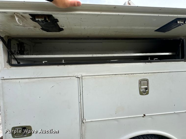 image for item DX1073 2012 Ford F550 Super Duty XL bucket truck