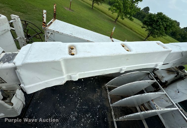 image for item DX1073 2012 Ford F550 Super Duty XL bucket truck