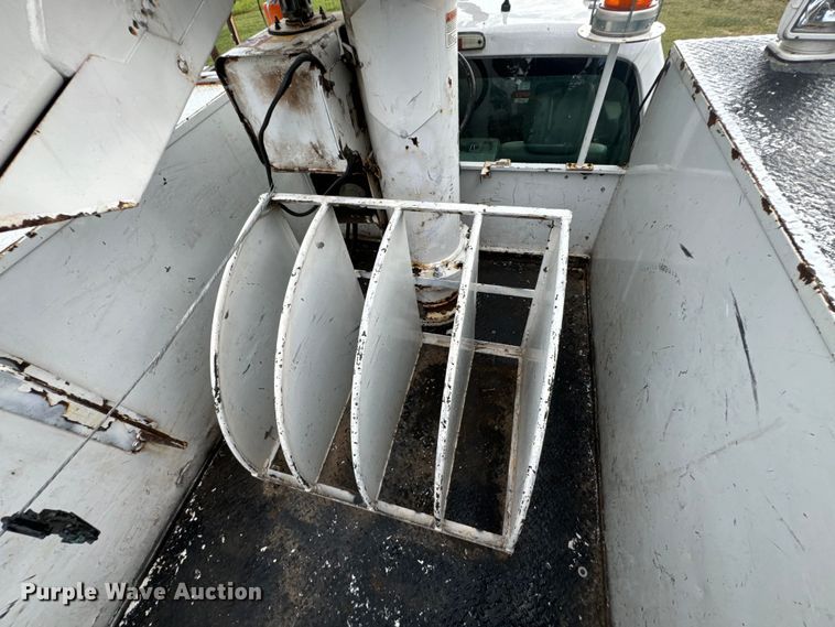 image for item DX1073 2012 Ford F550 Super Duty XL bucket truck