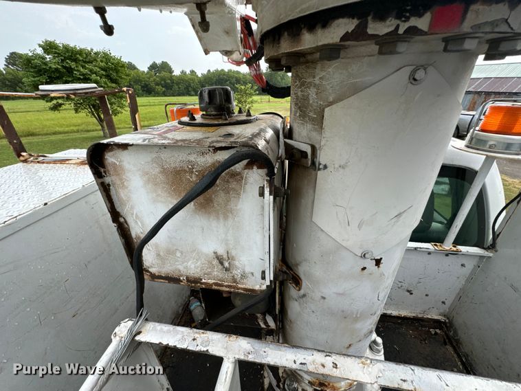 image for item DX1073 2012 Ford F550 Super Duty XL bucket truck