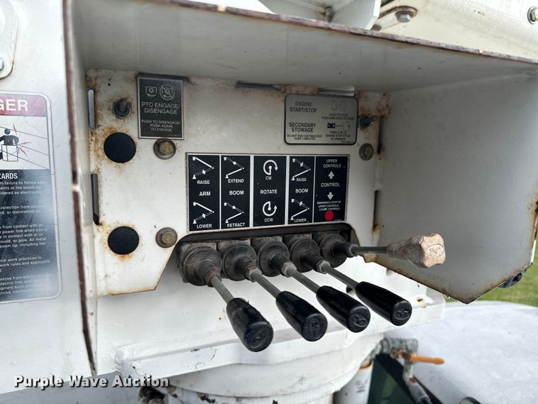 image for item DX1073 2012 Ford F550 Super Duty XL bucket truck