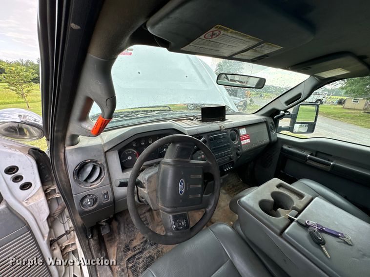 image for item DX1073 2012 Ford F550 Super Duty XL bucket truck