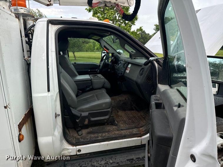image for item DX1073 2012 Ford F550 Super Duty XL bucket truck