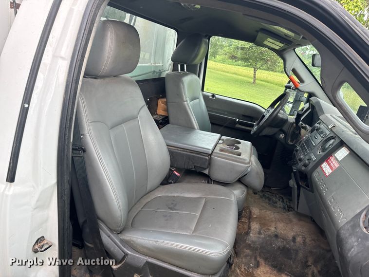 image for item DX1073 2012 Ford F550 Super Duty XL bucket truck