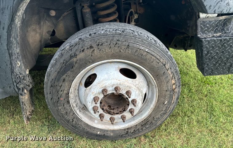 image for item DX1073 2012 Ford F550 Super Duty XL bucket truck