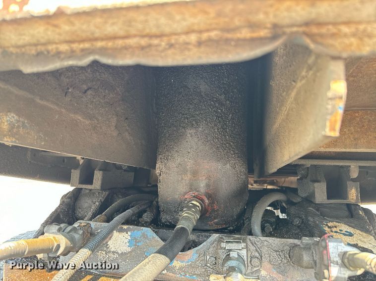 image for item DX1098 1972 Heil end dump trailer