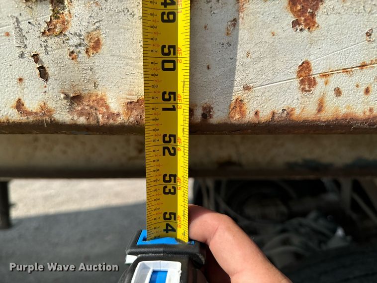 image for item DX1098 1972 Heil end dump trailer