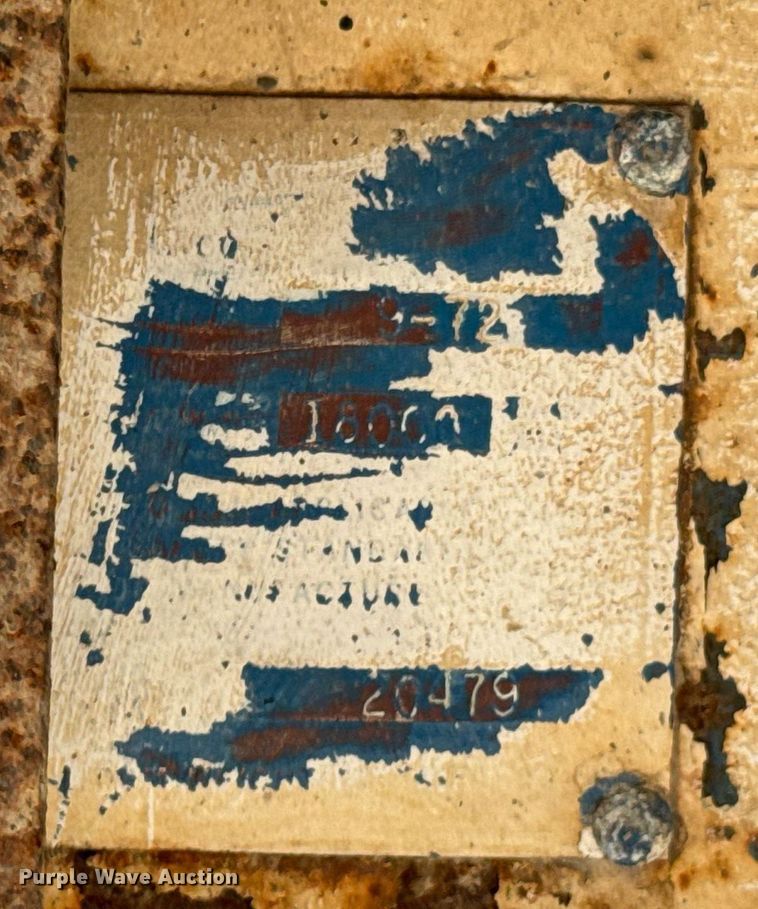 image for item DX1098 1972 Heil end dump trailer