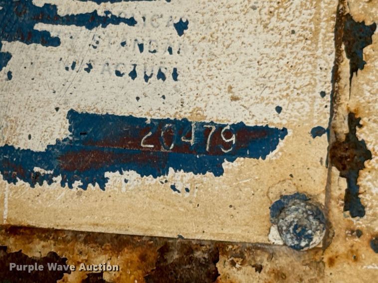 image for item DX1098 1972 Heil end dump trailer