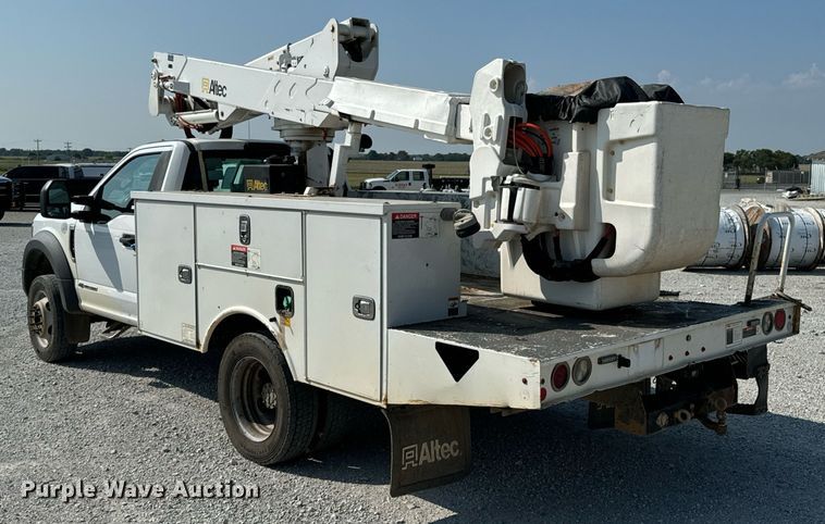 image for item DX1102 2017 Ford F550 Super Duty XL bucket truck