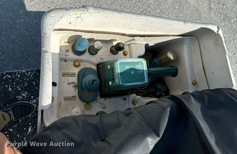 image for item DX1102 2017 Ford F550 Super Duty XL bucket truck