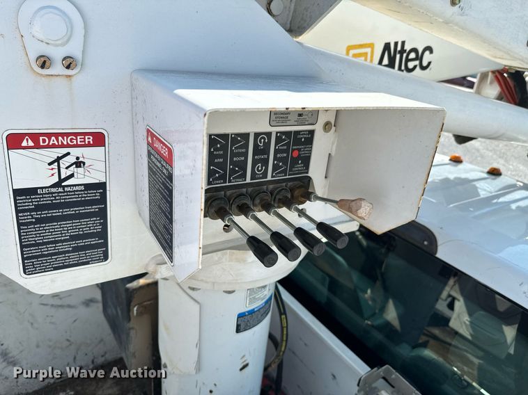 image for item DX1102 2017 Ford F550 Super Duty XL bucket truck