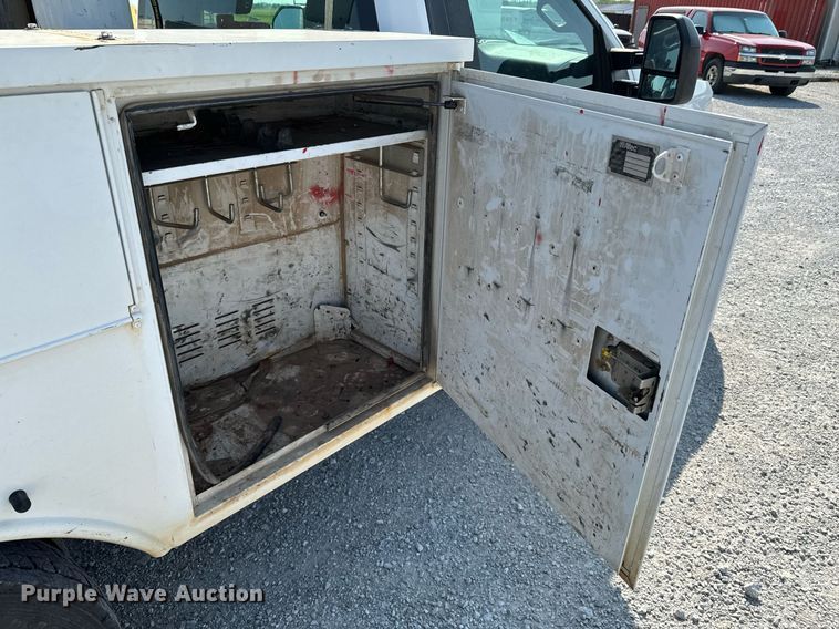 image for item DX1102 2017 Ford F550 Super Duty XL bucket truck