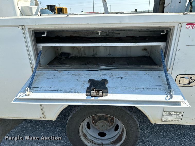 image for item DX1102 2017 Ford F550 Super Duty XL bucket truck