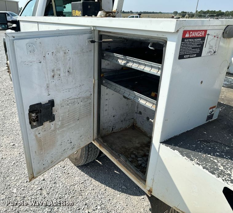 image for item DX1102 2017 Ford F550 Super Duty XL bucket truck