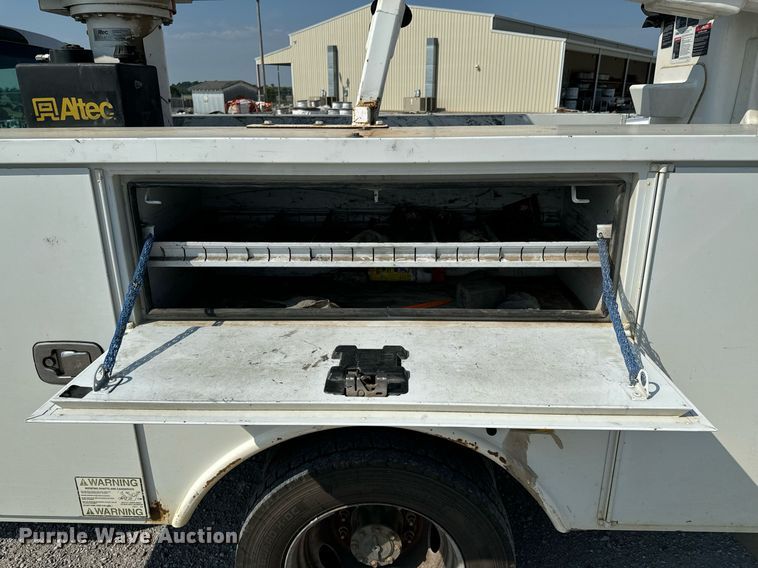 image for item DX1102 2017 Ford F550 Super Duty XL bucket truck